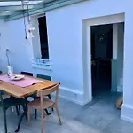 Le De La Tannerye Nyaraló